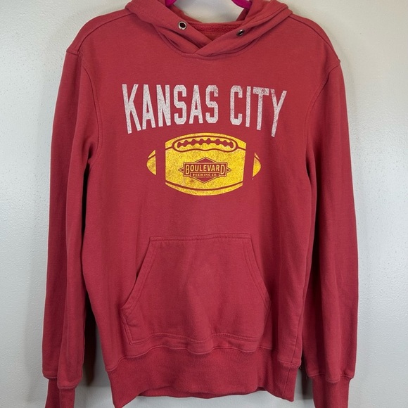 Camp David Red Hoodie Kansas City Boulevard Brewing Co. S Local Beer Football - Picture 2 of 10